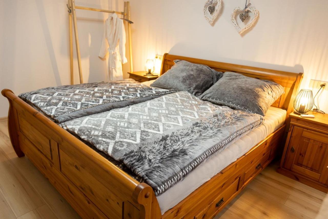 Prazdninovy Dum Valdik Villa Loket Exteriör bild